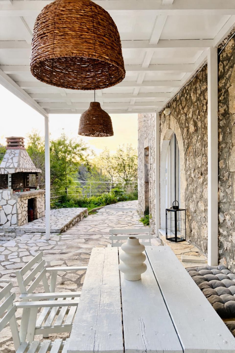 BBQ facilities, View (from property/room), Balcony/Terrace, Dining area, Garden view