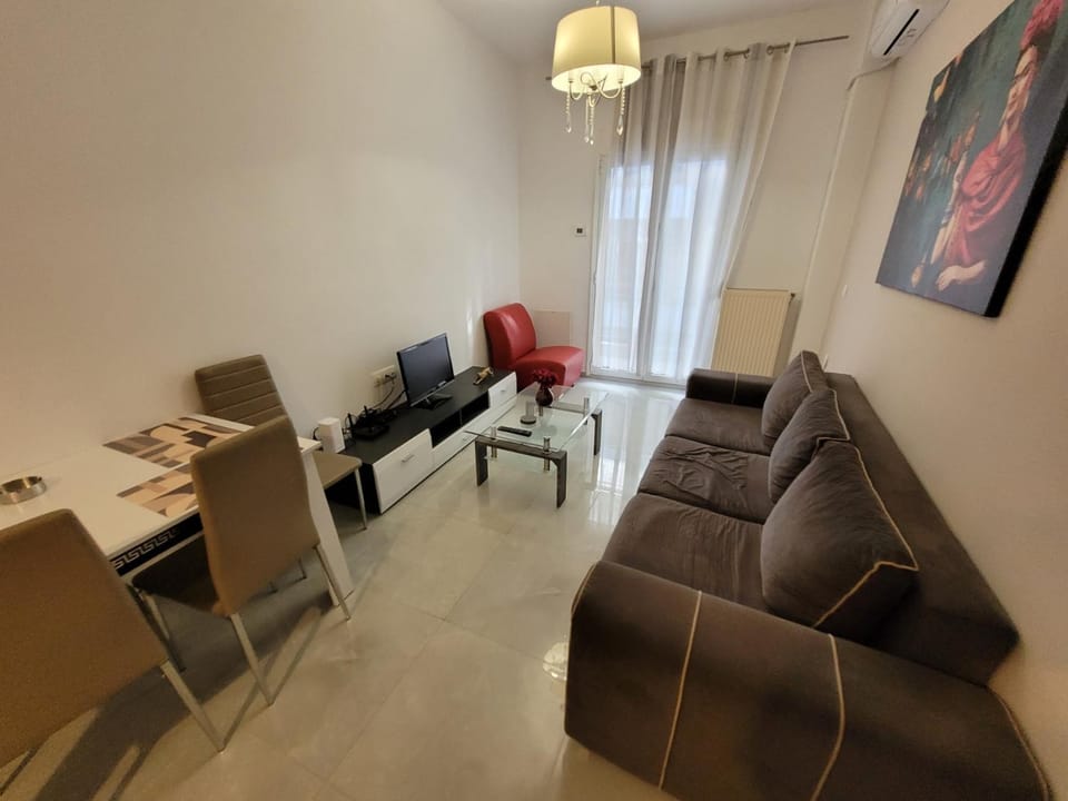 The 44 Hideaway by GOLDENLAND Apartment in Thessaloniki