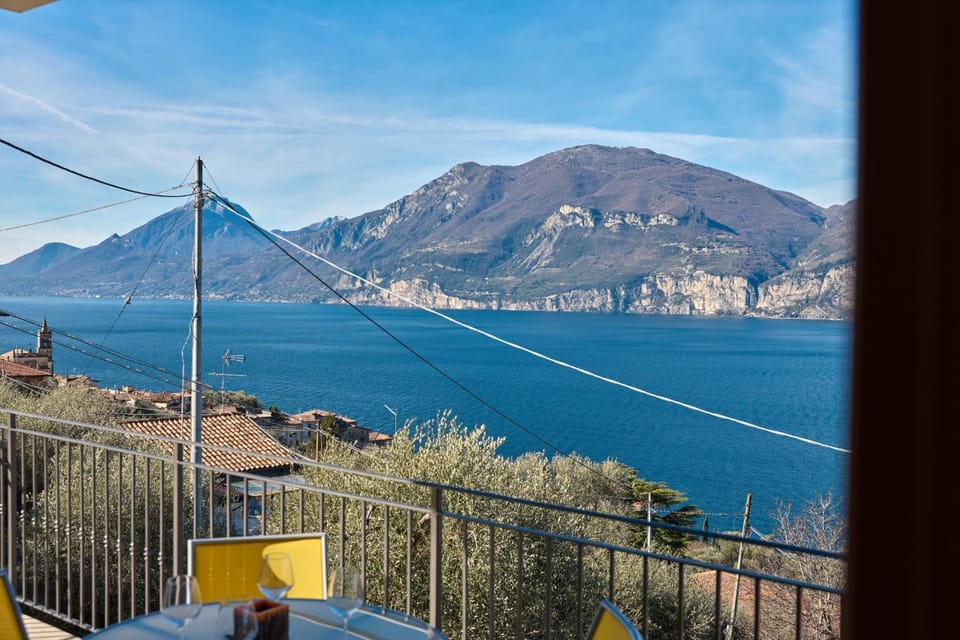 Villa Gioia - Acqua Apartment by Gardenjoy Apartment in Brenzone sul Garda