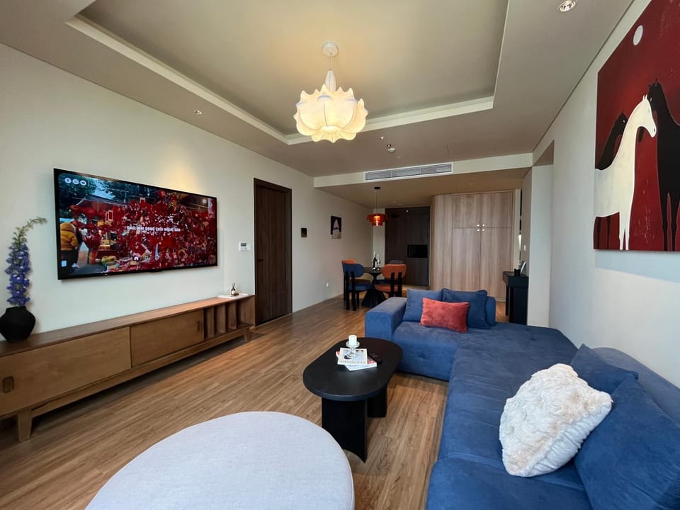 TV and multimedia, Seating area