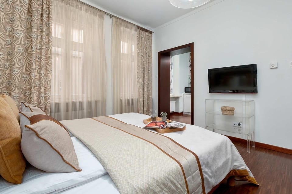 Bed, TV and multimedia