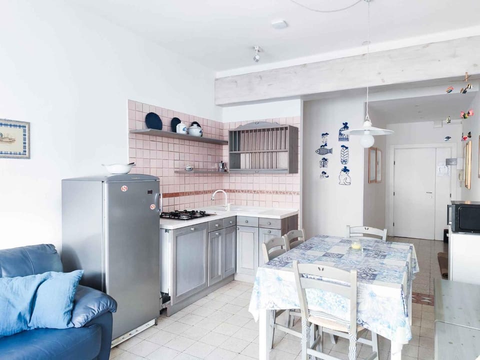 Summer, Dining area