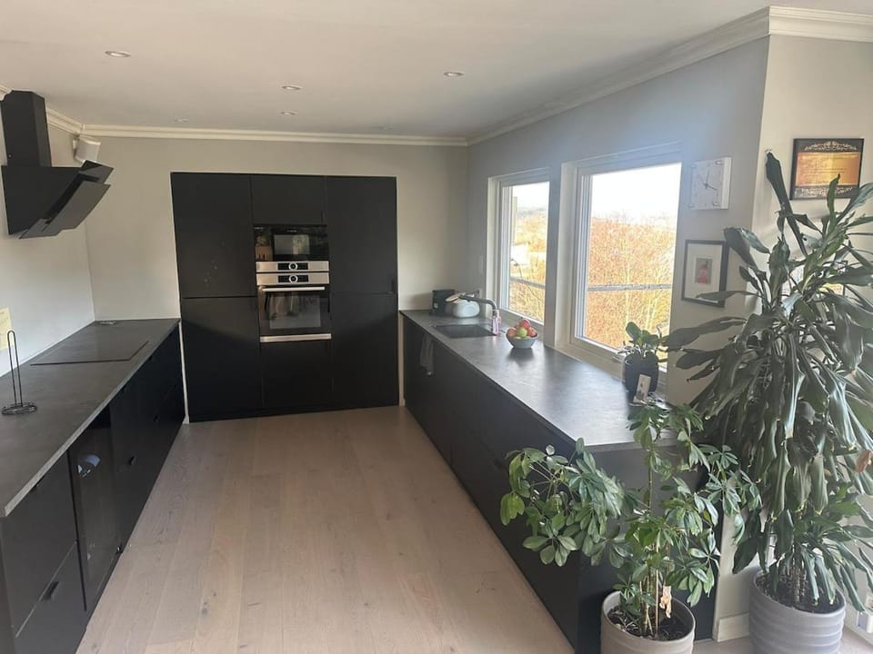 Large, spacious single-family home with good views House in Bergen