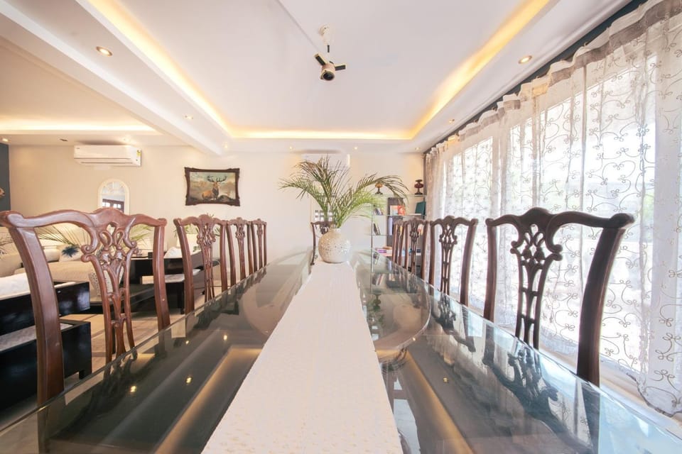 Dining area, Breakfast