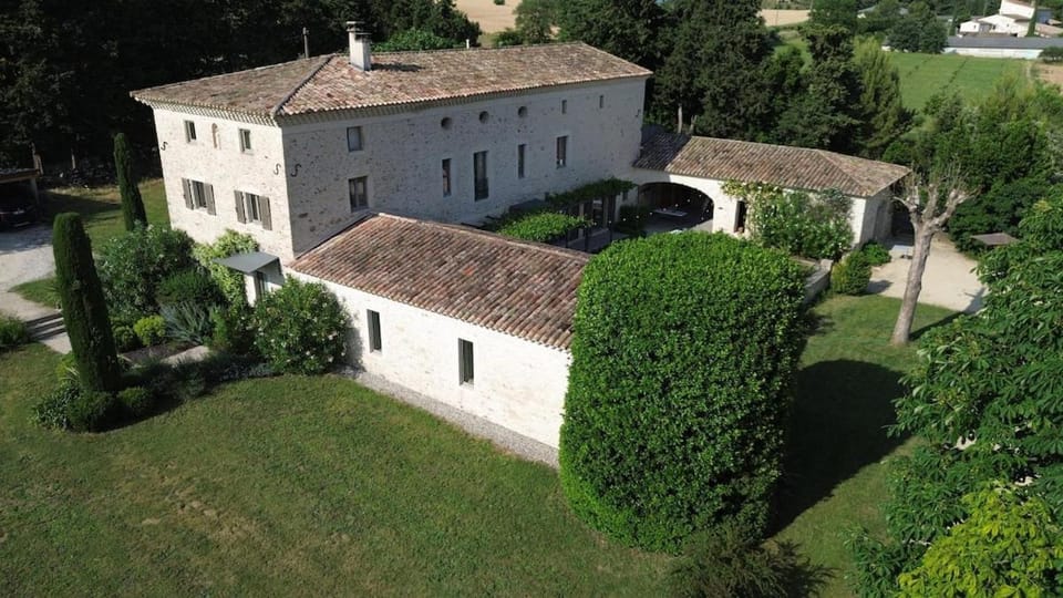 Très belle maison familiale avec piscine Villa in Provence