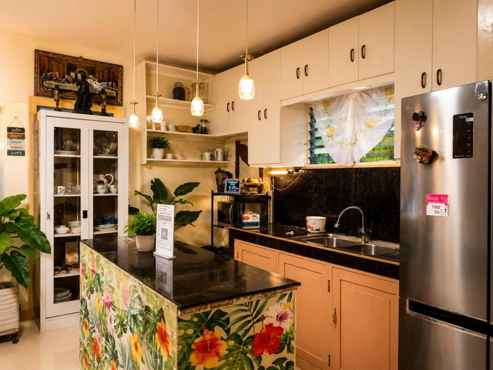 Kitchen or kitchenette, kitchen