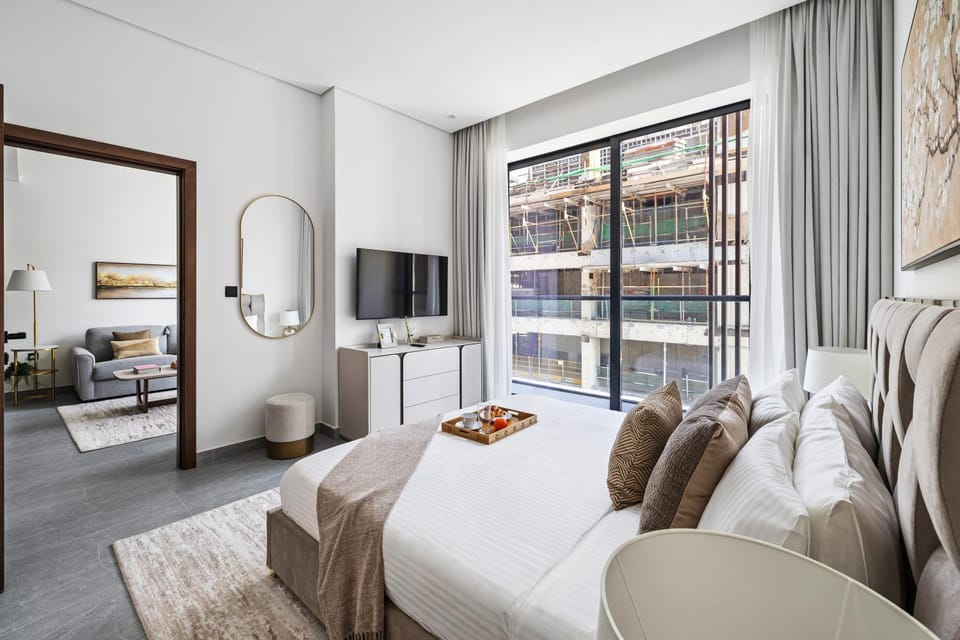 Communal lounge/ TV room, Bed, TV and multimedia, Living room, Photo of the whole room, Seating area, Evening entertainment, Bedroom, hair dresser