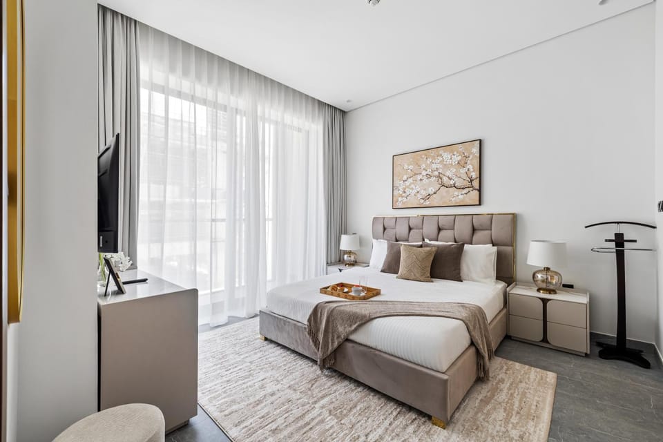 Bed, TV and multimedia, Living room, Photo of the whole room, Seating area, Bedroom