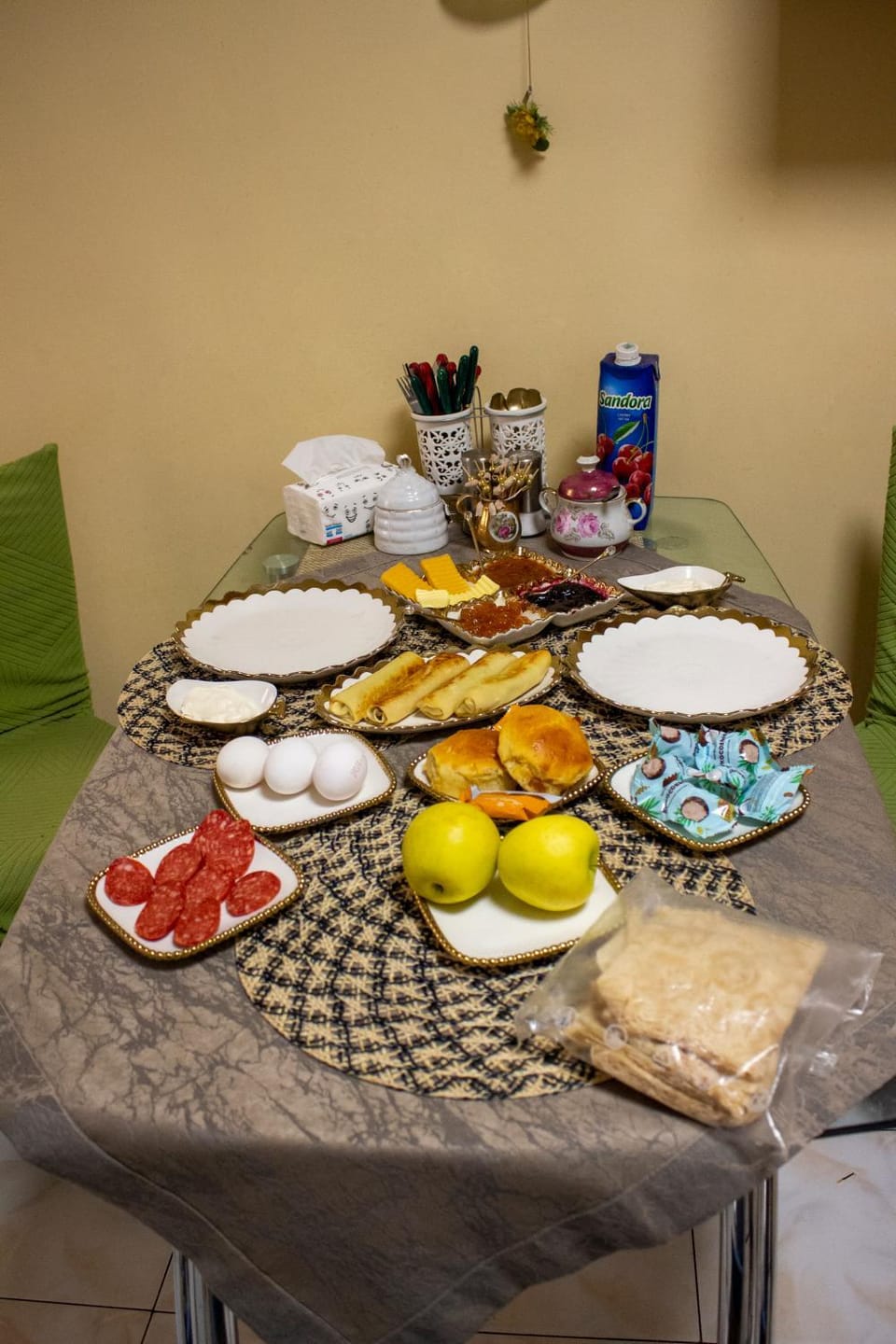 Kitchen or kitchenette, Breakfast