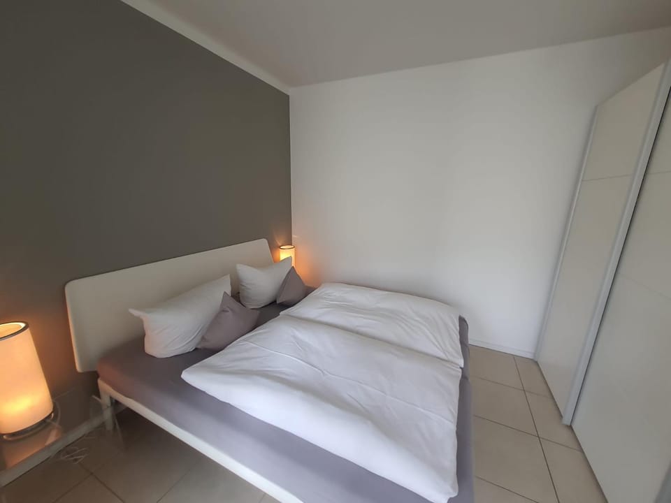 Bed, Bedroom, wardrobe