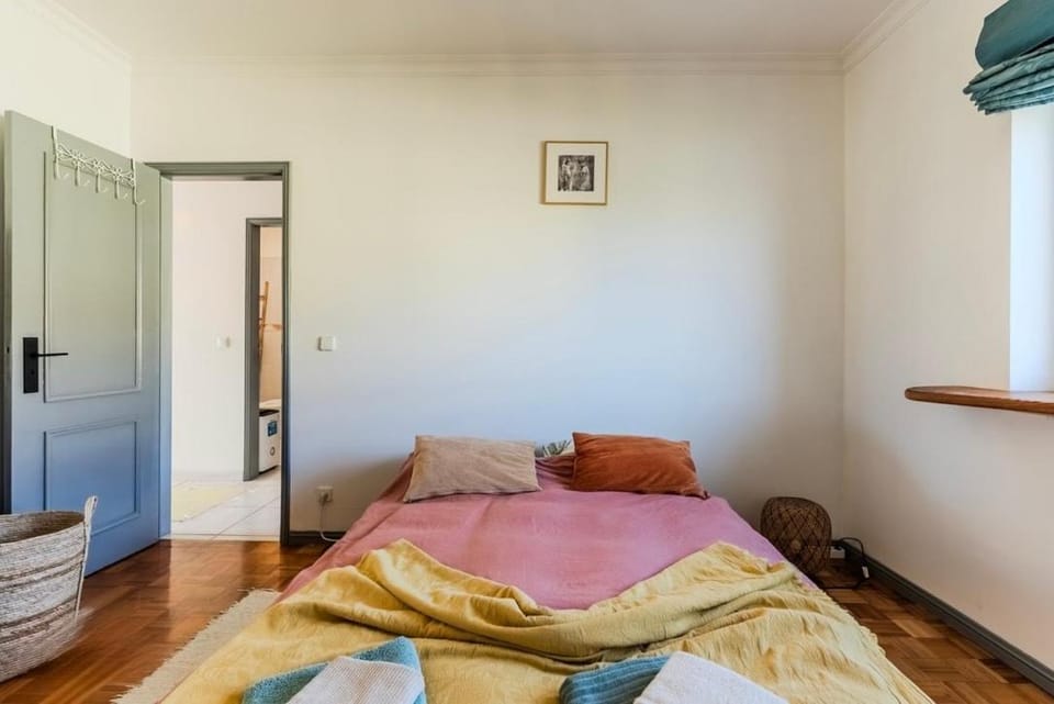 Nomad's Surf & Sunset Haven, 2 Bedrooms, Santa Cruz Apartment in Lisbon District