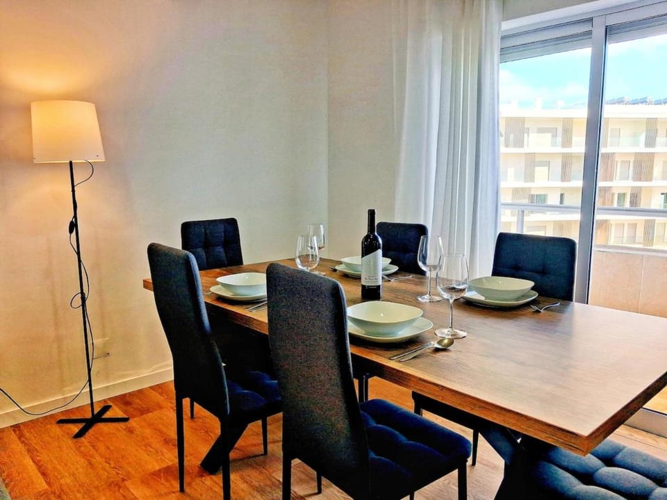 Large 2 bedroom flat with swimming pool and air-conditioning Apartment in Portimao