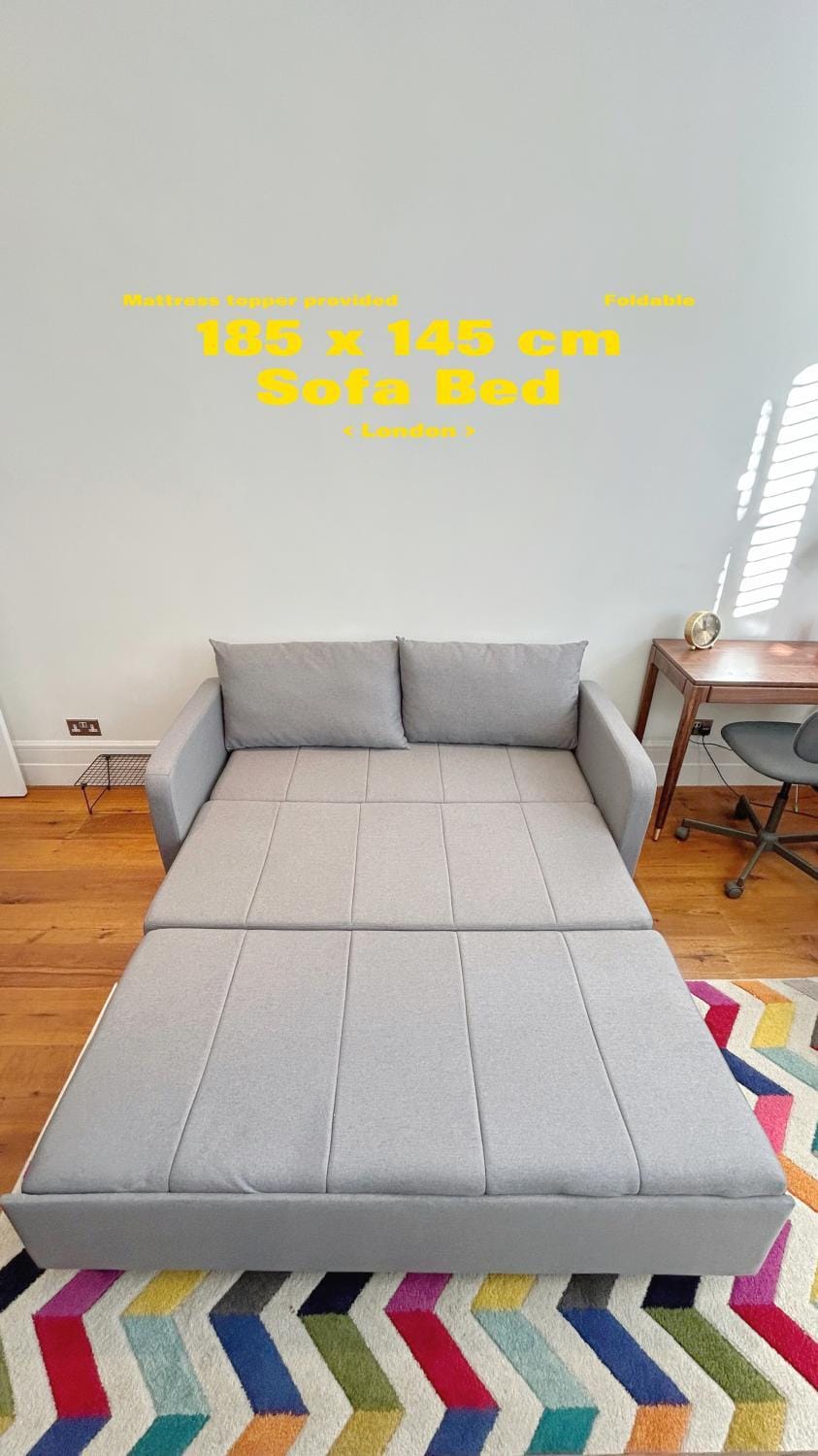 Bed, Living room