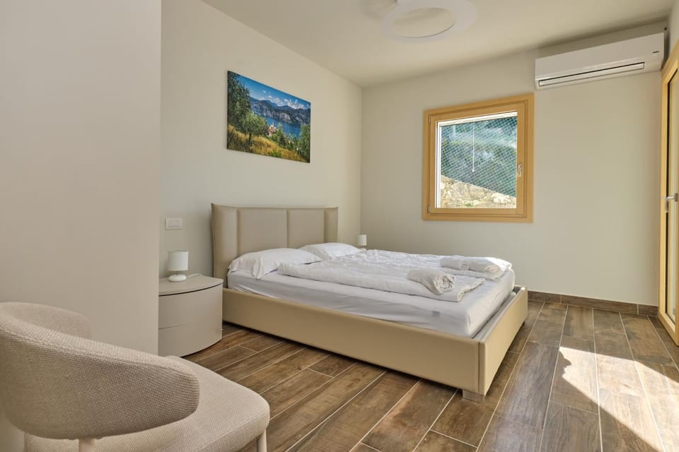 Villa Gioia - Olivo Apartment by Gardenjoy Apartment in Brenzone sul Garda