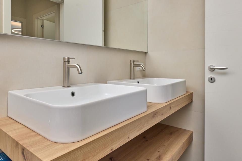 Villa Gioia - Olivo Apartment by Gardenjoy Apartment in Brenzone sul Garda