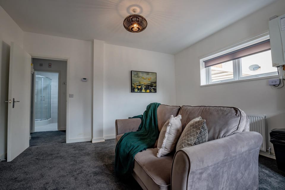 Bromyard Road- Flat 2 Apartment in Worcester