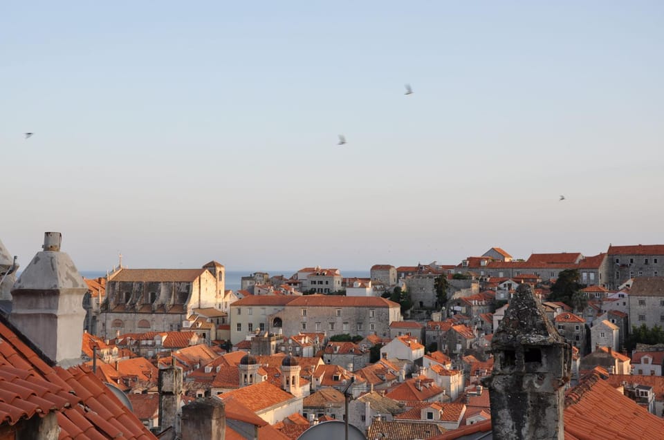 Day, Neighbourhood, City view, Landmark view, Street view