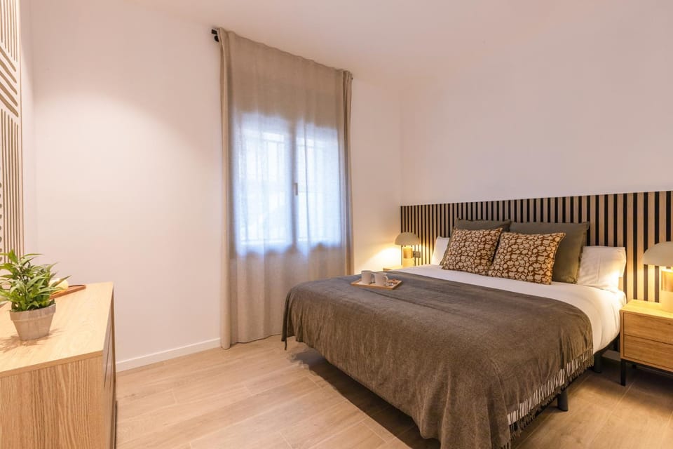 Bed, Photo of the whole room, Bedroom