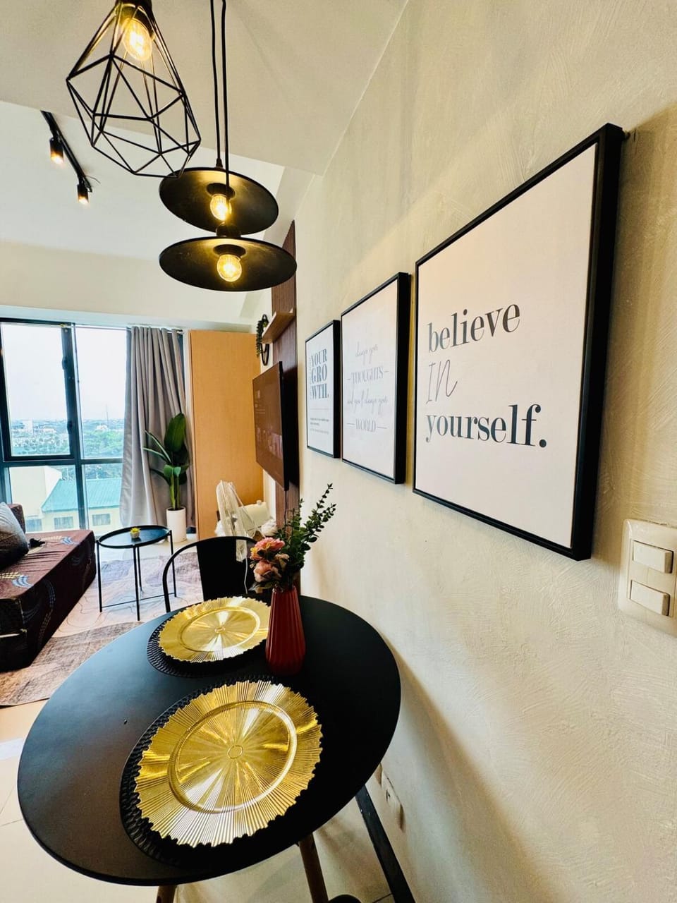 Cozy Modern Studio Walk to Venice Grand Canal Apartment in Makati