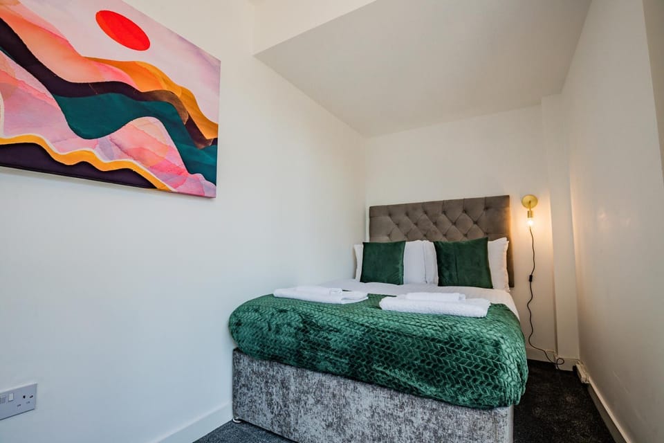 Bromyard Road- Flat 1 Apartment in Worcester