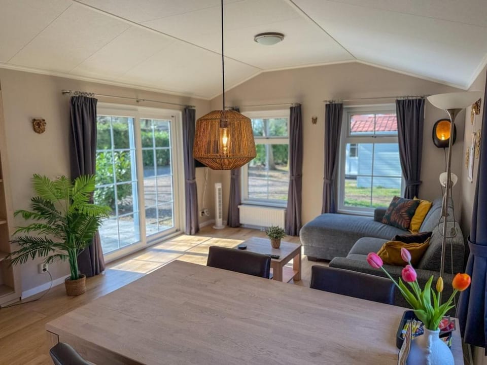Chalet Forest voor 4 personen I Resort de Heimolen Chalet in North Brabant (province)