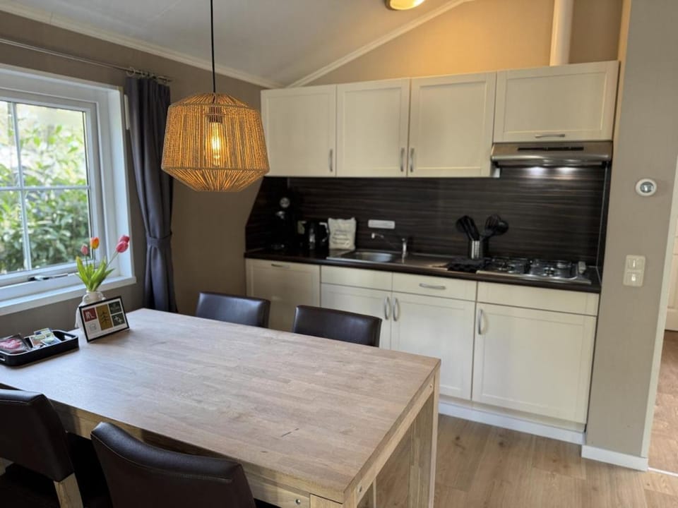 Chalet Forest voor 4 personen I Resort de Heimolen Chalet in North Brabant (province)