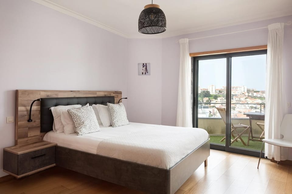 Village Garden Apartment in Estoril