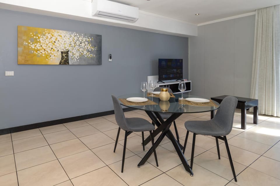 TV and multimedia, Dining area