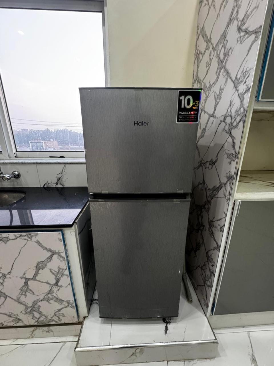 Kitchen or kitchenette, oven