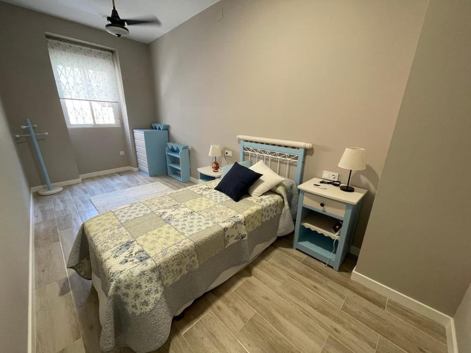 Cabañal Flat, Wi-Fi & AACC Apartment in Valencia