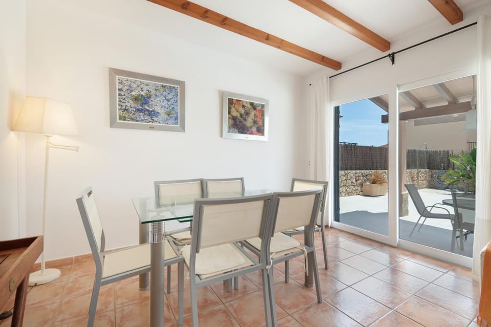 Villas2meet La Yuca House in Llevant