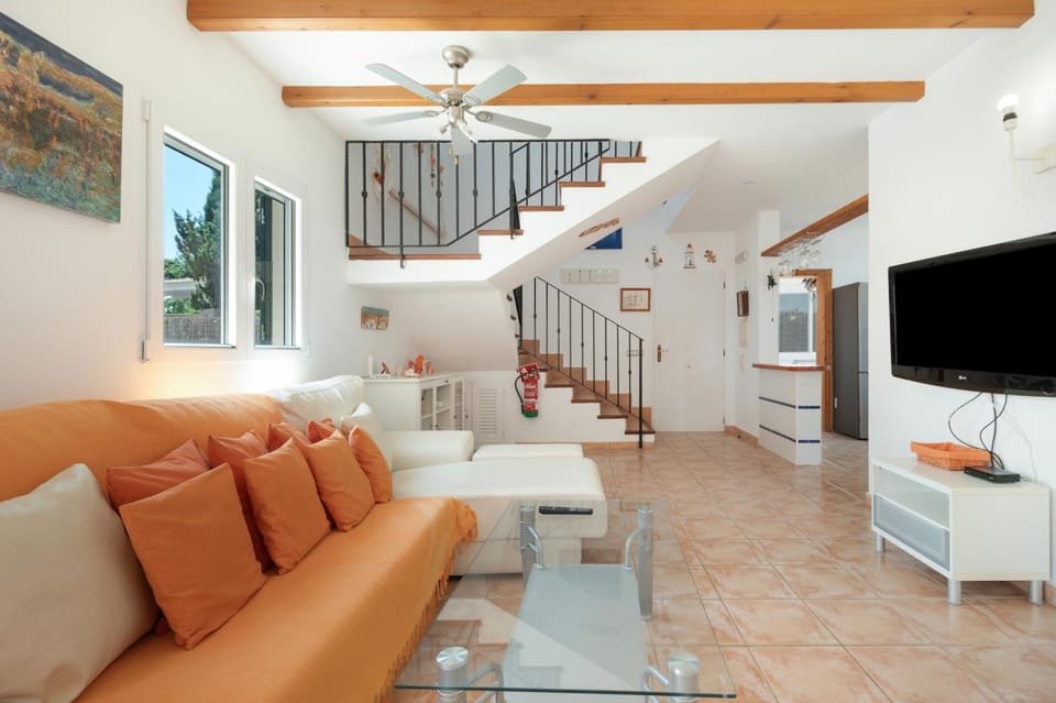 Villas2meet La Yuca House in Llevant