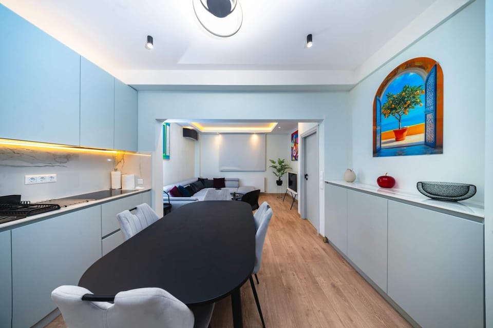 Kitchen or kitchenette, Living room, Seating area, Dining area