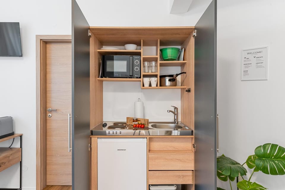 Kitchen or kitchenette, stove