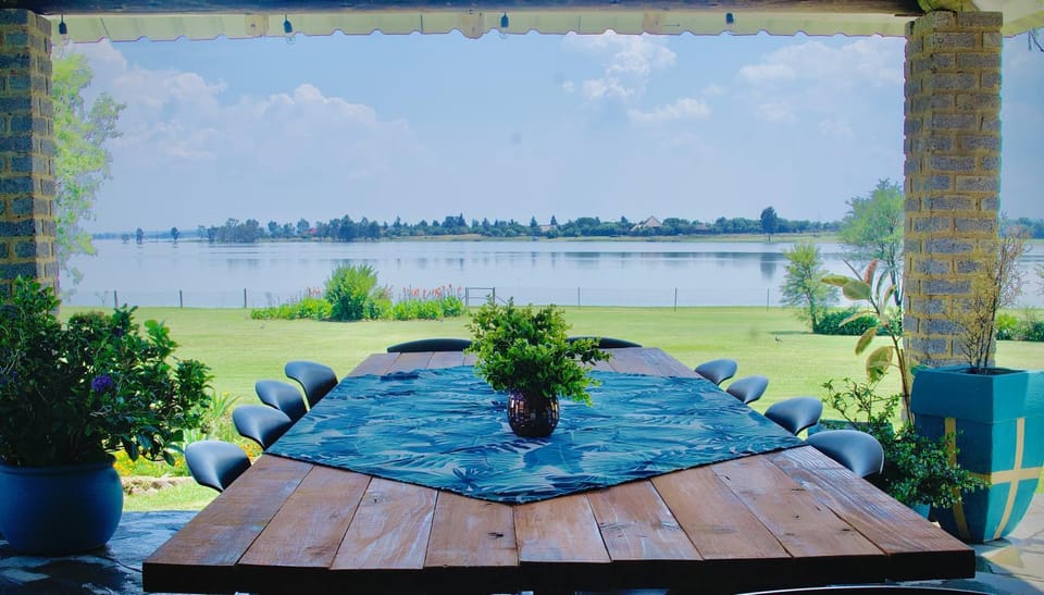Vaal Dam Manor - Waters Edge Villa in North West, South Africa