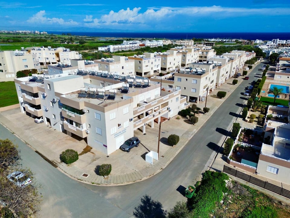 Property building, Neighbourhood