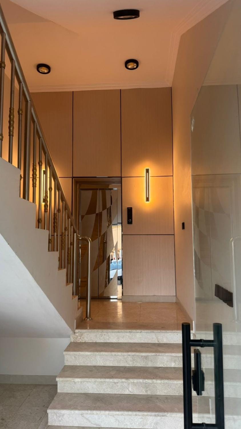 شقة فندقية بغرفتين نوم واطلالة المدينة بدخول ذكي Apartment in Saudi Arabia