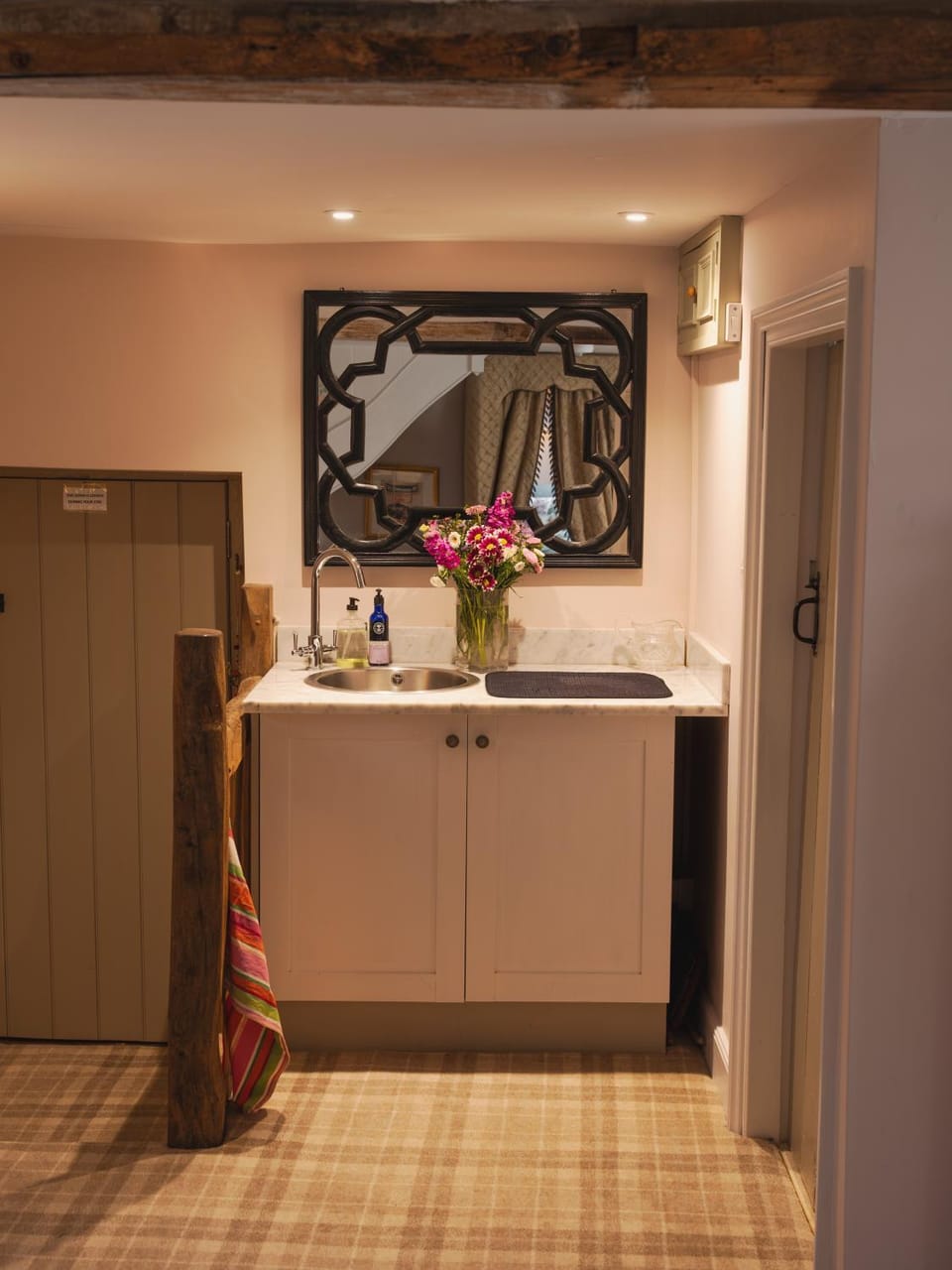 Helmsley Garden Cottage & Railway Carriage House in England