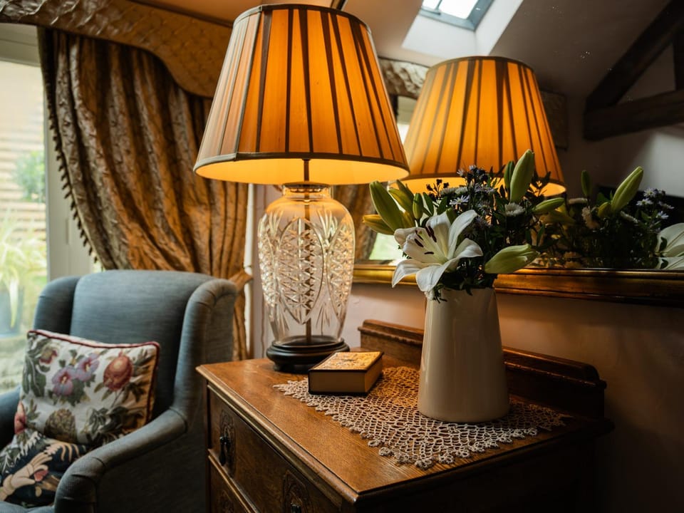 Helmsley Garden Cottage & Railway Carriage House in England