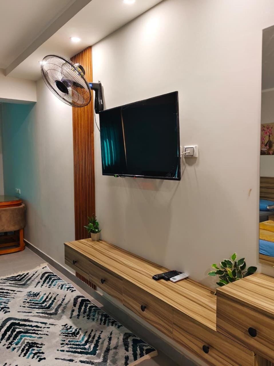 Communal lounge/ TV room