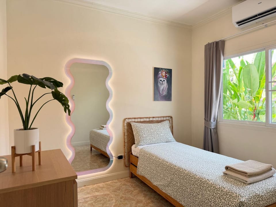 Bed, Bedroom, wardrobe