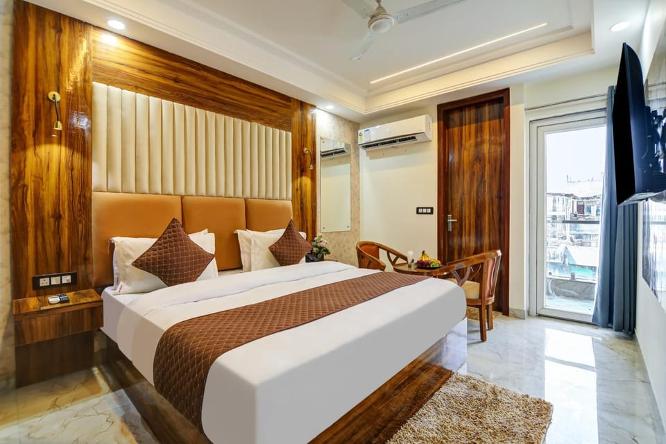 Bed, TV and multimedia, Photo of the whole room, Bedroom, wardrobe, air conditioner