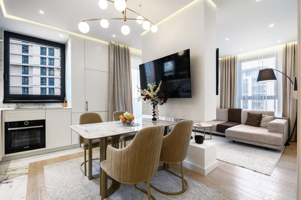 TV and multimedia, Seating area, Dining area