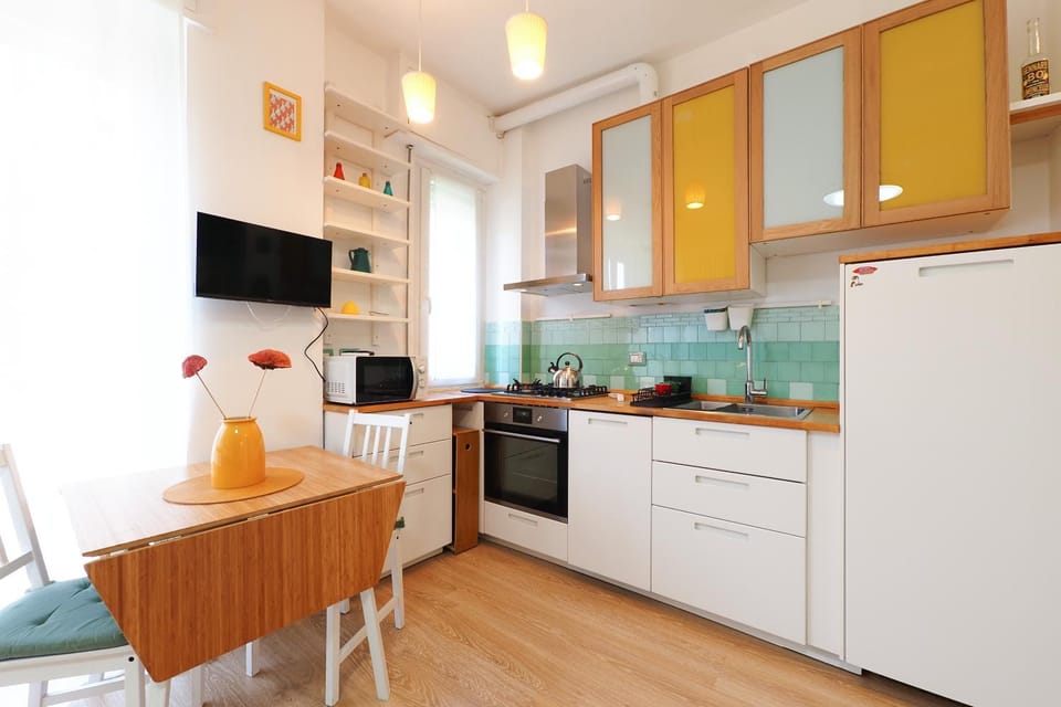 Kitchen or kitchenette, dishwasher, internet, oven, stove