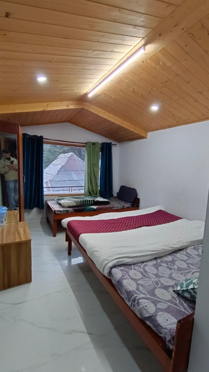 Bed, Photo of the whole room, Bedroom