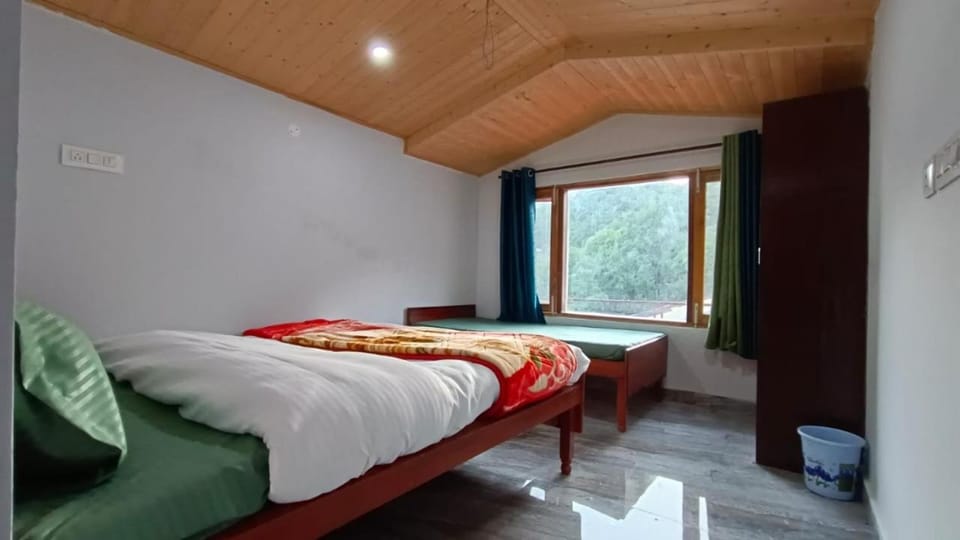 Photo of the whole room, Bedroom, room service