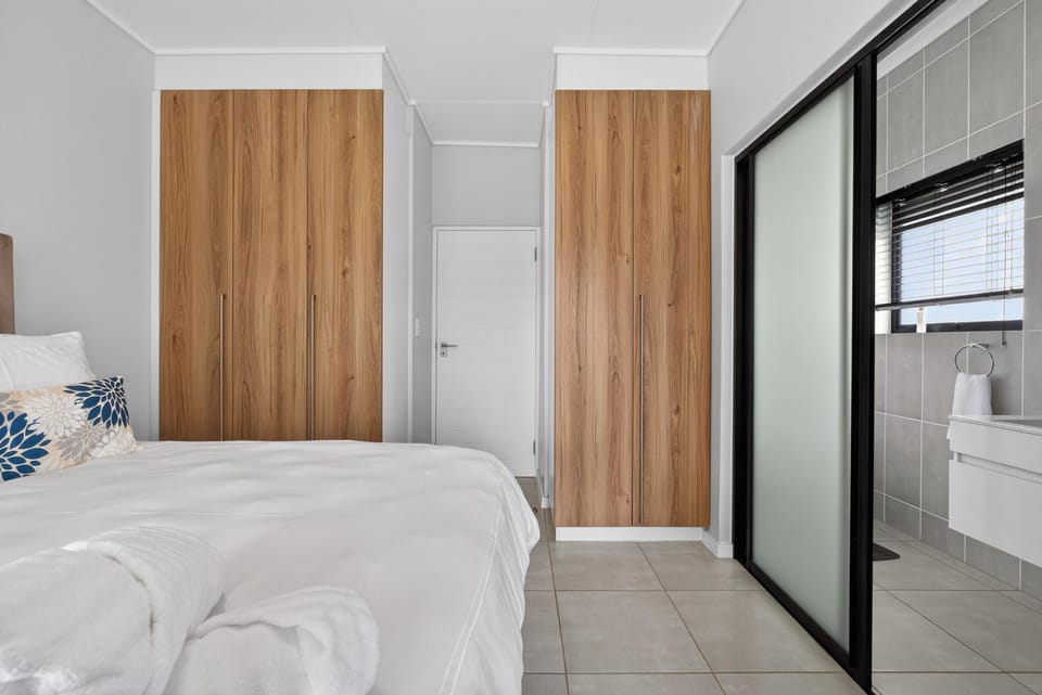 Bedroom, wardrobe