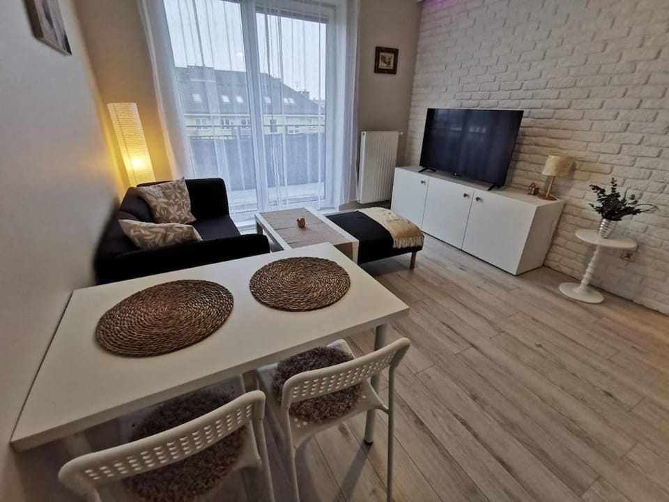 Apartmenty Adler - White Apartment in Szczecin