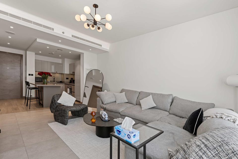 Cozy 1BR Retreat Prime Location Apartment in Dubai
