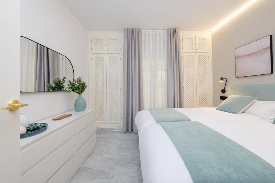 Bed, Bedroom, wardrobe